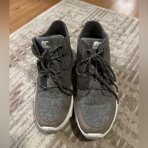 SOREL WOMEN'S KINETIC™ BREAKTHRU CARIBOU SNEAKER BOOT